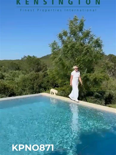 ✨ Villa impressions | Cala Mesquida 🌿🌊 An architecturally exceptional estate where design, nature and Mediterranean serenity come together 🤍 Overlooking Cala Mesquida, the mountains and the sea, this unique property was designed for year-round living — shaped by sun paths, wind directions and panoramic views. What defines this home: 🏡 Three interconnected building wings with private retreats 🌿 Large patios, gardens & sheltered outdoor areas 🌊 137 m² infinity pool inspired by luxury spa res