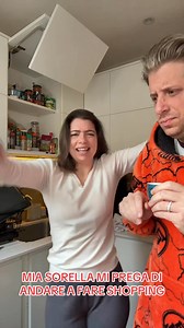 Mia sorella mi prega di andare a fare shopping 🤣❤️ @mariacristinaseidita #italianiallestero #italianialondra #fratelloesorella #sorellaefratello #sorella | Davide Seidita