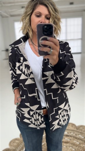 Ummm... This jacket is a MUST HAVE! Plus it has pockets and a DETACHABLE HOOD! ❤️🤌🏼 Grab yours here ---> https://rollingranchboutique.com/products/wide-open-spaces-small-to-3x We ship📬 fast 💨 from Mineral Wells, TX!🌵 | Rolling Ranch Boutique