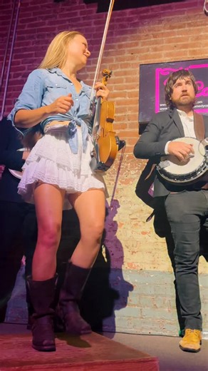 Good ‘Ole Rocky Top ⛰️ 🎻 👣 Featuring @watertowerband #dancingfiddler #buckdance #fiddle #watertowerwednesday #banjo #rockytop | Hillary Klug