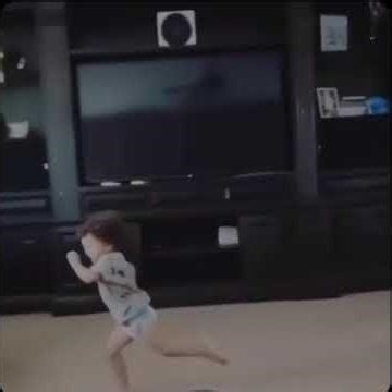 TIME FOR DIAPER CHANGE!😂 #funny #roblox #kidfails #fail #fails #subscribe #shorts #youtubeshorts