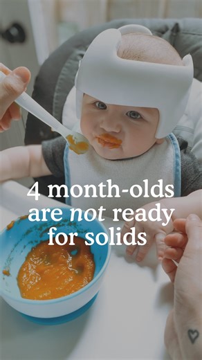 🥑 Comment “SOLIDS” and I’ll send you a link our most comprehensive resources for baby’s first bites: The Starting Solids Handbook & Baby’s First 100 Foods! 👋 Hi, I’m Jordyn: Speech-Language Pathologist, Feeding Specialist, and Mom of two. My team and I aim to educate parents on how to support their baby & toddler’s speech, feeding, and motor development at home! Here is a great visual of why most 4-month-olds are not ready for solids (yes, solids also means purées!) Why? Their motor skills are