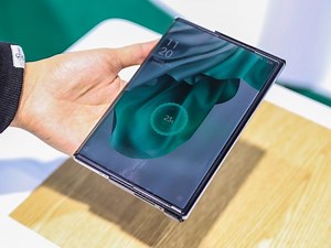 Oppo has a rollable phone with true wireless charging