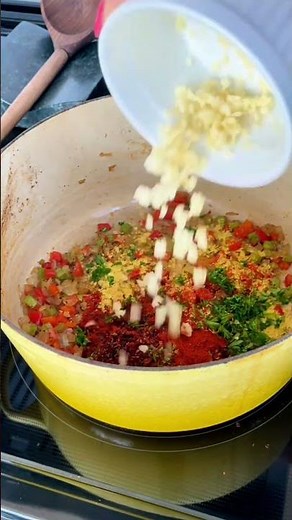 Smoky Vegan Corn Chowder Recipe! 🌽🔥😋 Share this with someone who loves cozy fall recipes 🧡