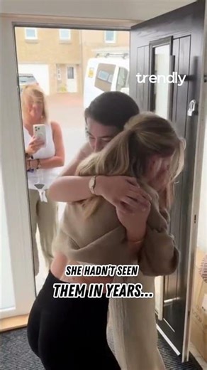 Heartwarming Reunion After Years Apart — The Moment Says It All ❤️