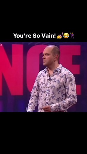 You’re so vain! 💅🪞😂🕺 On the British comedy show “Fast and Loose,” comedian David Armand does an interpretative dance of Carly Simon’s hit song “You’re So Vain” while others watch wearing sound proof headphones trying to guess the song. 😂 🎶🕺 #fastandloose #carlysimon #90smusic #youresovain #davidarmond #80s #80smusic #hitsong #90s #funny #70smusic #interpretativedance #funnyclips #funnyreels #fypreels | Audiobook Fanatic