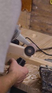 Making two identical (just legal) cricket bats The full-length video is on our YouTube channel. Shop: https://fantailcricket.com Specifications: GL-EW - Green Script Stickers 2lbs 14.1oz G1-EW - Black Retro Stickers 2lbs 13.8oz Shape: Custom Profile: Full Edge: 39mm Spine: 65mm Toe: 30mm | Fantail Cricket