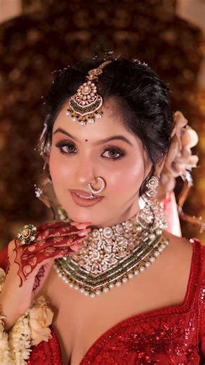 Apra Makeovers & Academy on Instagram: "Apra Bride♥️ Makeup Bookings are open Jan-Dec 2025-2026 STUDIO & VENUE BOTH 𝐖𝐞 𝐎𝐧𝐥𝐲 𝐇𝐚𝐯𝐞 𝐎𝐧𝐞 𝐁𝐫𝐚𝐧𝐜𝐡______ . Mua- @preeti_rekha.mua Saree- @gorviscreation Lens- @aquafresh_lens Jewellery- @sangini_accessories Henna- @ramkumarmehandi.in Fresh Floral Kalire - @flowerstoriesbyjaanvi . APRA MAkEOVERS & ACADEMY B