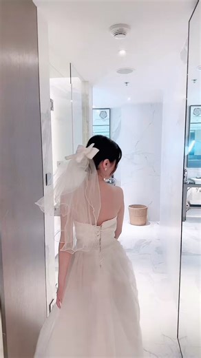 今天是我在台灣作為模特出道的十二週年！2014/4/4 我在台中完成了人生中第一場收費團拍接著開始了各種不同挑戰的拍攝工作雖然現在同時身兼許多不同的身份但我永遠記得自己成為模特的那份初心與使命也會繼續為大家帶來更多美好的作品！我把青春嫁給了攝影🎬鏡頭外的你們都是配偶💕Today marks my 12th anniversary since debuting as a model in Taiwan!On April 4, 2014,I completed my very first paid group photoshoot in Taichung.From there, I began taking on various challenging projects.Even though I now carry many different roles, I will always remember why I became a model and what I wish to achieve, as well as continue to create and share mo