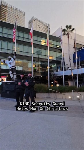 This Man 🚔 was super nice and surprised I was ice skating ⛸️ in my ZANTA outfit! 🎅 #santa #christmas #police #securityguard | Life of ZIR