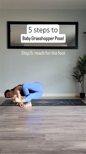 Can you do all 5 steps? try this baby grasshopper progression #yogatutorial #yogapose #yogaskills