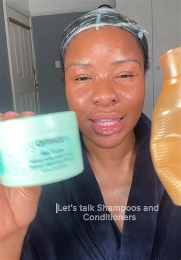 These are the best shampoos and conditioners! @keracareofficial @KeracareUK @Redken Pro @amika #shampooandconditioner #clarifyingshampoo #hydratingshampoo #hairwash #haircareroutine