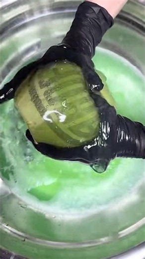 WATERY wintergreen rubbing alcohol sponge squeezes! 💚🫧 #fypシ #yt #short #nosuds #wg #wgjelly