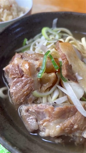 더 짜지기 않기 위해. 덜 익은 면을 그냥 먹는다?!!