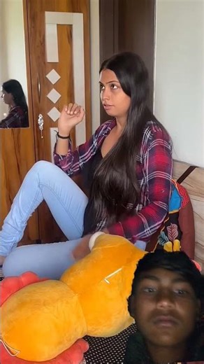 Dekho bhaiya kaise parcel wale ke pyar mein pad jaati Hai