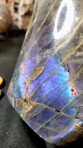 #labradorite #purplelabradorite #labradoritecrystal #statementcrystals #crystalshop #crystals