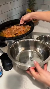 Tu perro no es una mascota… es familia 🐶💛 ¿Entonces por qué seguir alimentándolo con comida ultraprocesada? Descubre cómo preparar recetas saludables, fáciles y económicas que mejorarán su energía, su pelaje y su salud digestiva desde la primera semana. 📖 Mi ebook te enseña paso a paso qué cocinar y qué ingredientes usar (¡sin ser experto en cocina!). Tu mejor amigo merece vivir más y mejor. ✨ Comenta “QUIERO” y te envío el link. #PerrosFelices #AlimentacionCanina #RecetasParaPerros #PerrosSa