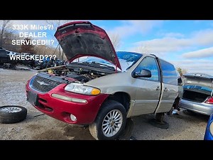 333K MILES! 2000 Chrysler Town & Country LXi at U-Pull Salvage Yard in Minnesota