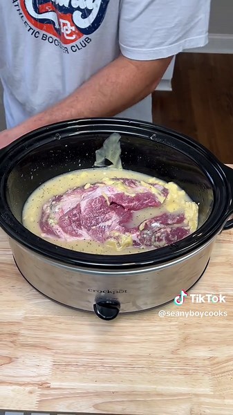 Crockpot Creamy Pork and Noodles Recipe