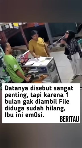 Seorang ibu datang ke tempat foto copy untuk mengambil file buku kas yang sebelumnya sudah diedit dan dicetak. Namun karena pesanan tersebut tidak diambil selama kurang lebih satu bulan tanpa kabar maupun pembayaran, file di komputer diduga sudah terhapus dan hasil cetaknya juga telah dibuang. Saat diberi penjelasan, ibu tersebut marah dan menyebut data itu sangat penting. Pihak foto copy sempat menawarkan untuk mengedit ulang, tetapi file dan catatan revisi awal memang sudah tidak lagi tersimpa