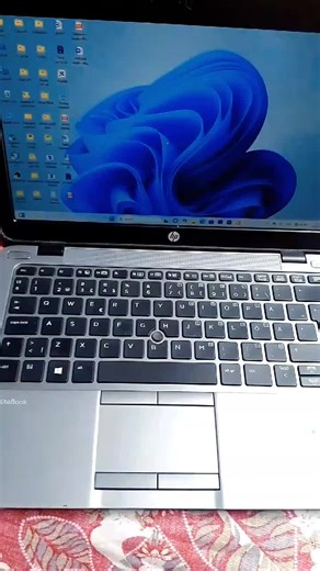 #creatorsearchinsights Sidee xogta mobile-ka loogu wareejiyaa Computer-ka Galab Wngsn Axbaabii 👋👍 #Stepone #computer #humour #siowei #tik_tok #fouryoupage_tiktok_ #somali #somalitiktok12 #somalitiktok #fouryourpage #1m #creatorsearchinsights #1millionaudition @Dayax Dalnuurshe @Zakisomaali1 ✪🐐