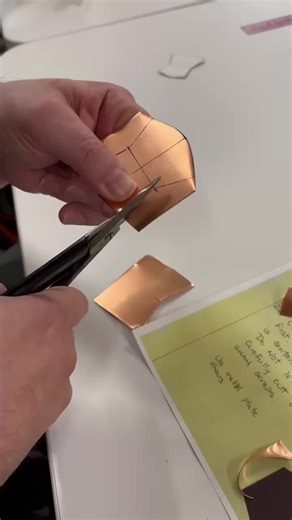 The beautiful sounds of creating tináas! These copper shields were historically symbols of wealth and status among the Tlingit people in Southeast Alaska. Gunalchéesh, Háw’aa to Ron Berry for hosting this workshop in Lynnwood, WA. #Tlingit #Haida #AlaskaNative #Indigenous