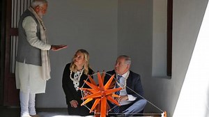 Chappa Chappa Charkha Chale: PM Modi teaches Bibi and Sara how to weave