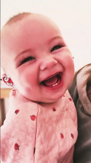 “Wholesome Baby Laugh to Make Seniors Smile 😊 Pure Joy!”