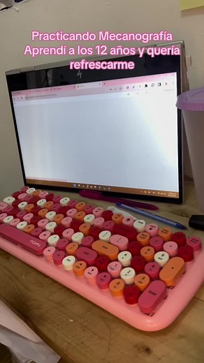 Tome clases a los 12 años por 3 años, hoy me encuentro utilizando la pagina typingclub.com para practicar y mejorar. #typing #typingasmr #typingpractice #mecanografia #mecanografíatips #mecanografiagratis