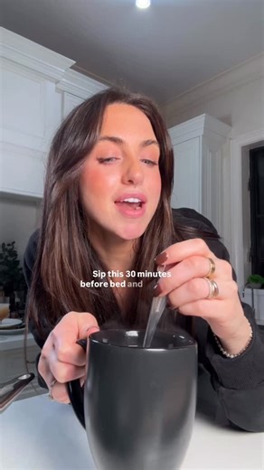 Lainie Kates | Healthy & Easy recipes on Instagram: "2 ingredient sleep hack 😴 #solaraypartner Bone Broth: A warm cup of bone broth before bed is naturally calming and rich in glycine, an amino acid shown to lower core body temperature and help your brain shift into sleep mode. It also supports gut health and steadies cortisol, making it easier for your body to relax.- Psychology Today Magnesium Glycinate Adding magnesium glycinate to bone broth creates a powerful sleep supporting combo. Magnes