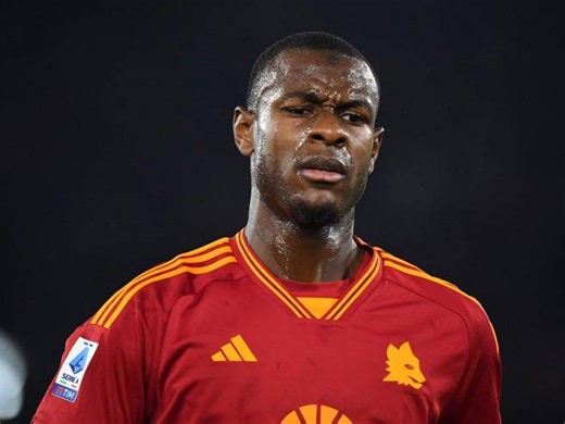 Chi è Evan Ndicka, il calciatore della Roma che si è sentito male: difensore voluto da Mourinho