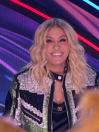 🎶🕵️‍♀️ @oficialyuri viene lista para desenmascarar a los personajes en ¿#QuiénEsLaMáscaraUs? 🎭✨ 📺 Disponible en #LasEstrellas, #Univisión y #ViX