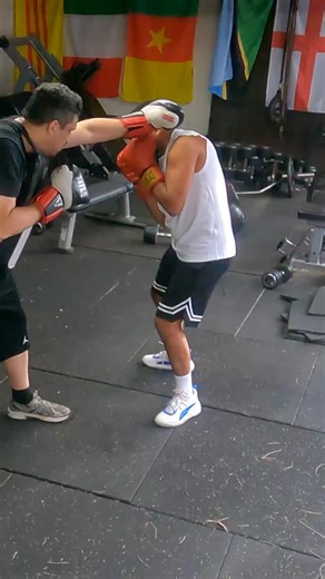 Sam focused on slipping the jab. DM to join. #boxing #boxingdefence #boxer #boxinggym #boxingtraning #boxingcoach #boxingreel | Doghouse Boxing | Facebook