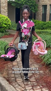 It’s lightly raining ☔️ but she is bringing all 3 today !! 👶🏾👶🏾👶🏾 #kids #babydolls #littlegirls #kidsbelike #moms