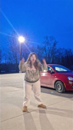 Yall i had my phone in the garbage can to hold up my phone..😂😂