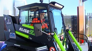 15K views · 21 reactions | A Queensland mining company has secured the exclusive rights to distribute the world's first electric digger. The local pioneers hope to mine success from the states clean electricity push, as experts predict the industry will boom over the next three decades. 7NEWS at 6pm. More local news: 7news.com.au/news/qld #7NEWS | 7NEWS Toowoomba | Facebook