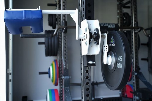 Stray Dog Strength 4-Way Neck Attachment Review | Garage Gym Lab