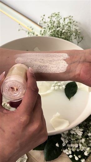 Our SS Beauty Vitamic C ,Vitamin E , Turmeric,Hyaluronic Face & Skin mask #fyp #skincare #beautytok #foryou #selfcaretiktok #tiktokmademebuyit #skincareroutine #koreanglassskin #acne #hyperpigmentation #beautycosmetics #viralproducts #viralvideo