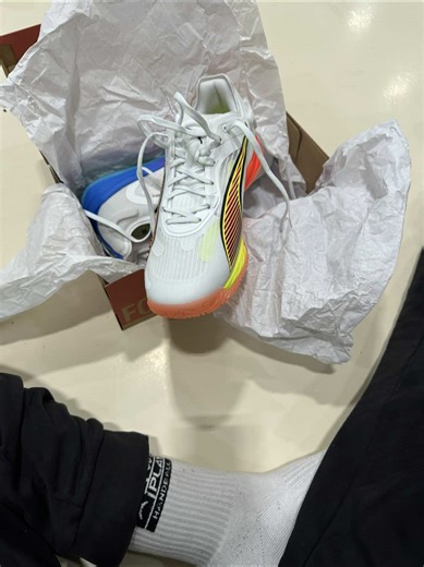 Follow us for more tips and tricks!😄🫱🏽‍🫲🏾 #handball #shoeslover #clean
