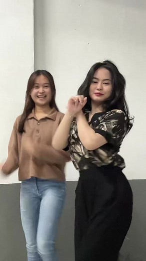 Goyang Pinggul: Coba Gerakan Terbaru yang Menghibur