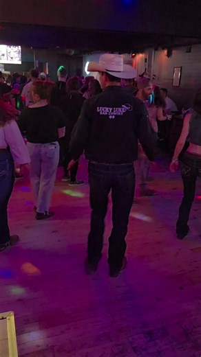 Exploring the Best Country Line Dancing Vibes