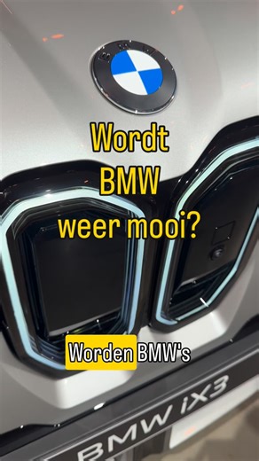De BMW-kenner zal ons erop attenderen dat de Neue Klasse een serie BMW’s is uit de jaren 60 en 70. Dat zijn eigenlijk de voorgangers van de 3-, 5- en 7-serie, dus in principe de auto’s die het merk het imago hebben gegeven dat ze nu nog hebben. Dit is de BMW iX3 50 xDrive met twee motoren die samen 470 pk leveren. Het gewicht is wel een dingetje: 2.350 kilo. Lichtere versies met enkele motor en kleinere accu komen later. . De nieuwe accu’s en motoren zorgen voor een veel grotere actieradius. De 