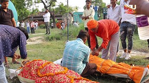 3.9M views · 84K reactions | देखिये कैसे शूटिंग हुई भोजपुरी फिल्म “ बड़की दीदी “ का #badkididi #bhojpurimoviemaking #moviemaking #making #anajanasingh #shubhisharma #sameerashaikh #neelushankarsingh #vinodmishra #premdubey #viralvideo #makingvideo | B4U Bhojpuri | Facebook