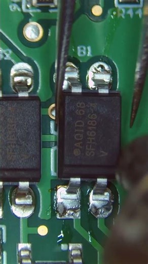 SMD Soldering: How to Replace a Shattered IC #shorts #asmr #electroniccomponents #tech #repair