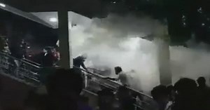 KK Concert Venue Overcrowded, Fire Extinguisher Used On Fans Outside |