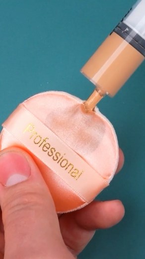 26K views · 68 reactions | Proper way to use a makeup puffer!✨ | Make-Up & Hair Tutorials | Facebook