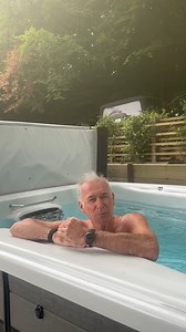 🚨 Health meets Hydrotherapy! 🚨 We’re excited to share a video from Dr Hilary Jones, GP & Good Morning Britain TV doctor. Just 7 weeks after his hip replacement, Dr Hilary has been using his Master Spas Swim Spa for rehabilitation — with incredible results. 💪💧 Hospitals use aquatic therapy every day to support recovery, and a swim spa makes it possible at home. From rehabilitation to fitness to family fun, it’s the perfect all-rounder. 👉 Interested in a swim spa for rehabilitation or family 