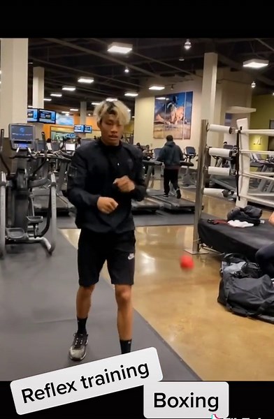 Thomas Wu Boxing Reflex Training