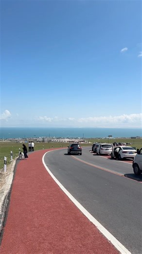 Beautiful grasslands and lakes #travel #nature