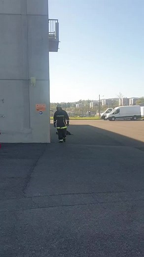 Distance de sécurité 🔥🚒🇨🇵 #coronavirus #strikeworkout #strike #sapeurpompier #pompier #workout #firefighter #bombero